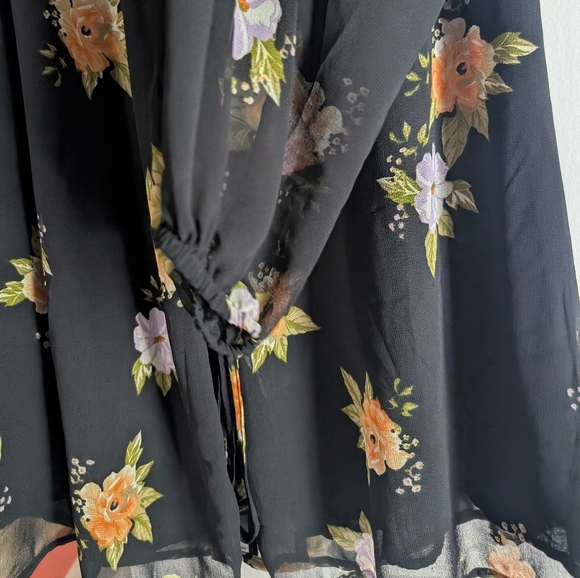 Urban Outfitters Top(46) - Picture 2 of 6